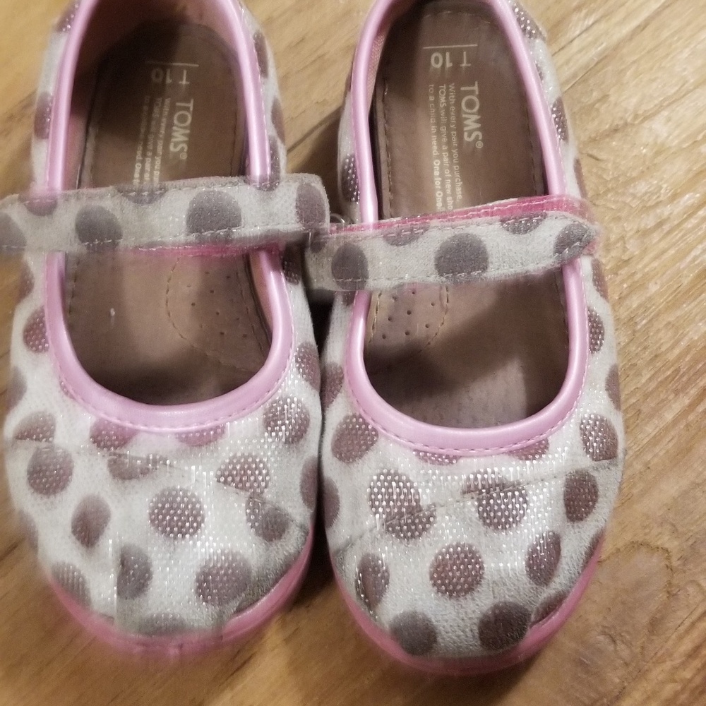 Toms